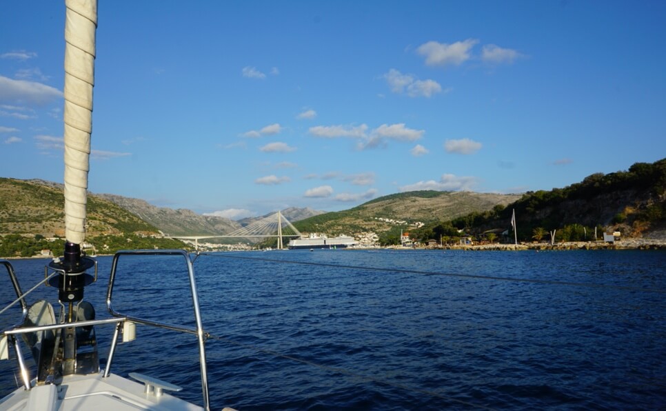 Titelbild Segeltön Kroatien - Zufahrt auf Bucht Dubrovnik
